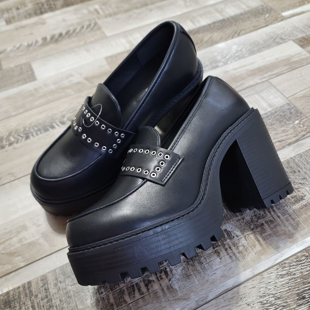 New Torrid Black Platform Loafers Size 8WW